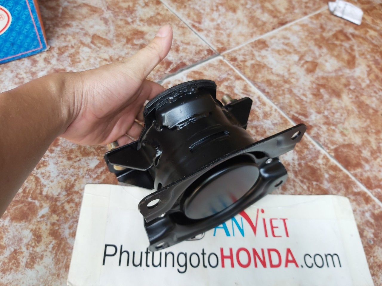 Chân máy trước xe Honda Accord